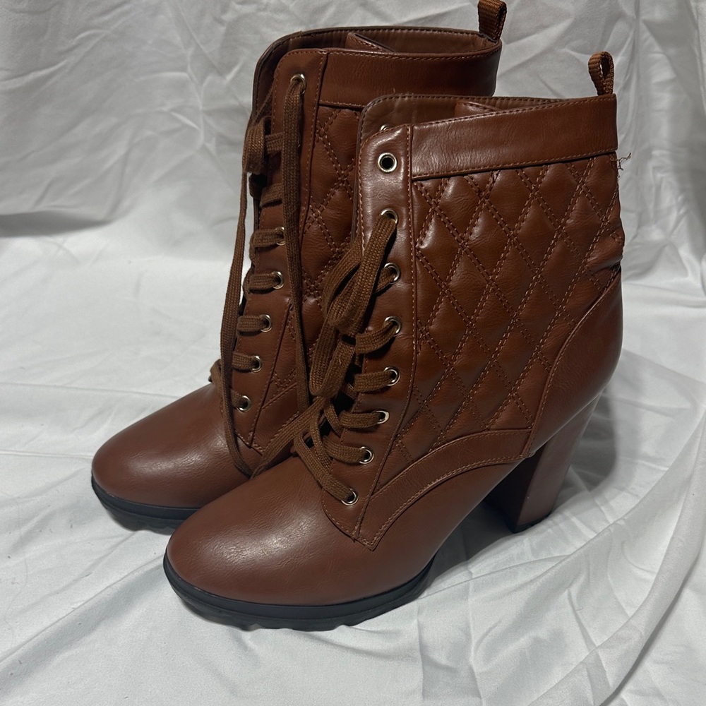 Shoe Dazzle Brown Lace-Up Quilted Boots